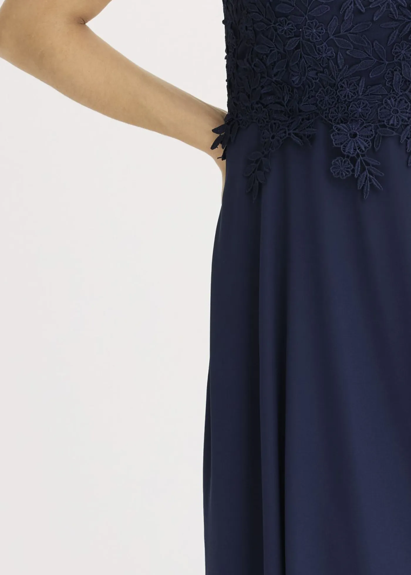 Mujer bonprix bonprix Vestido midi de tul delicado con encaje