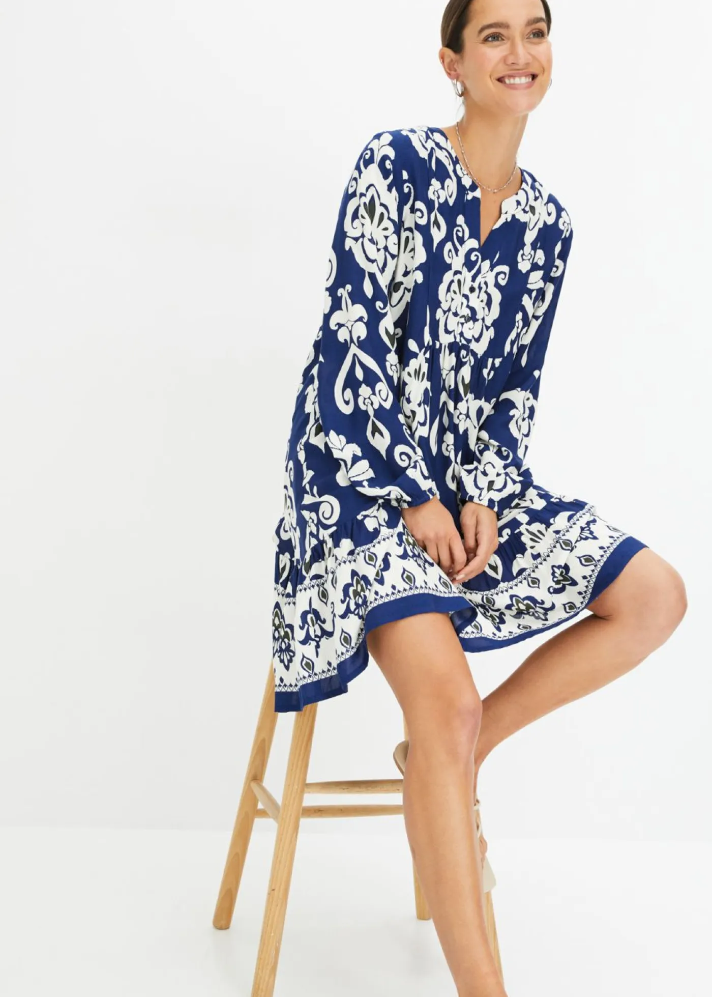 bonprix bonprix Vestidos>Vestido tipo túnica de viscosa fluida Azul oxford/blanco lana