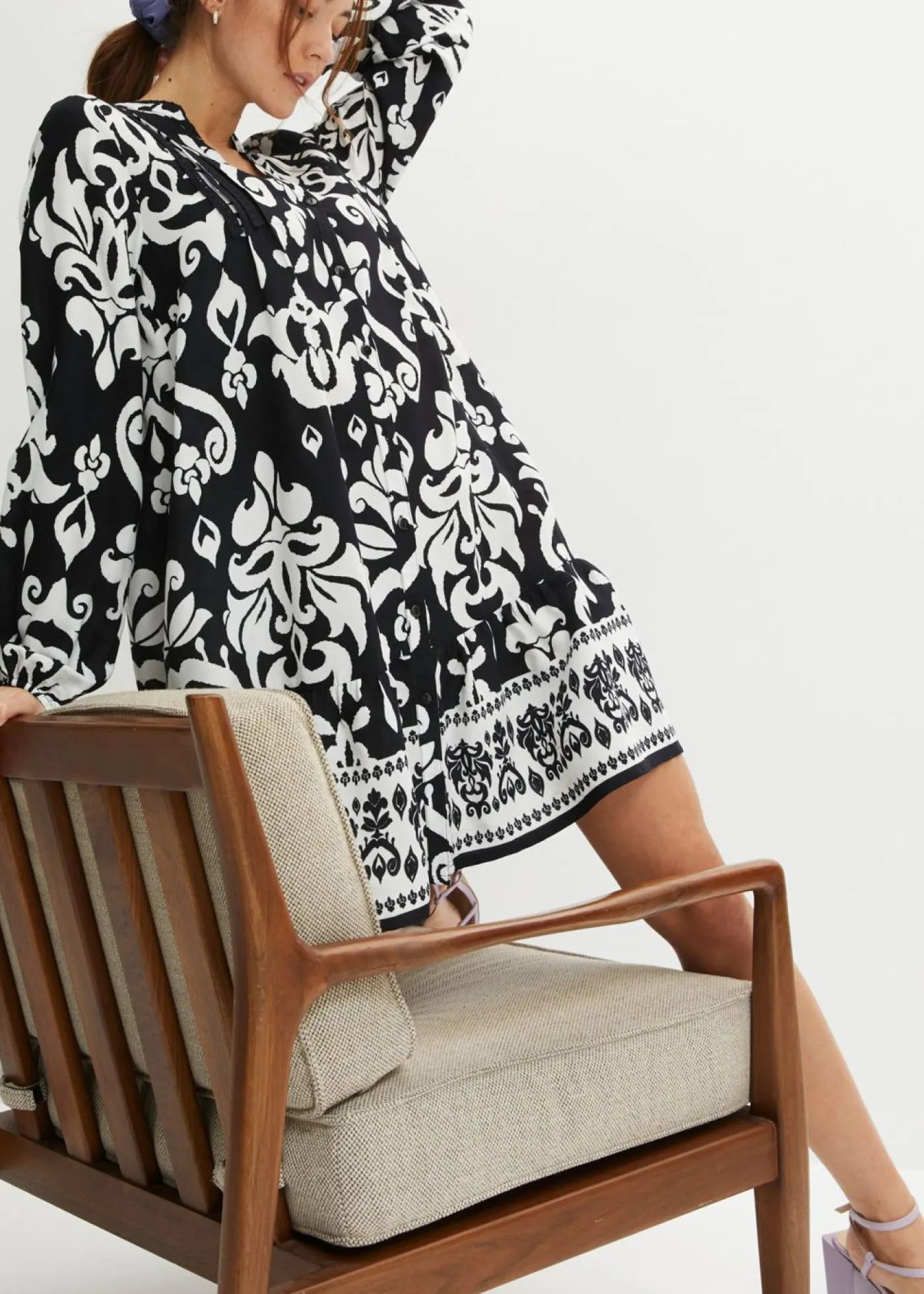 bonprix bonprix Vestidos>Vestido tipo túnica de viscosa fluida Negro-blanco con estampado gráfico