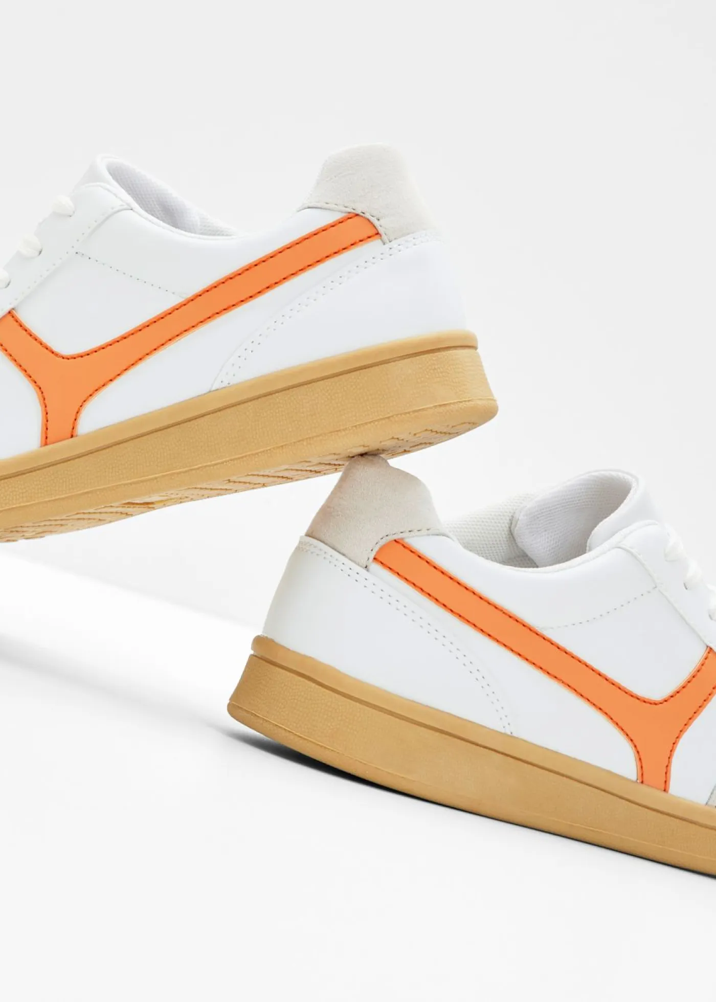 bonprix bonprix Tendencias·Zapatos Veganos|Zapatillas>Zapatillas deportivas de estilo retro Blanco-naranja