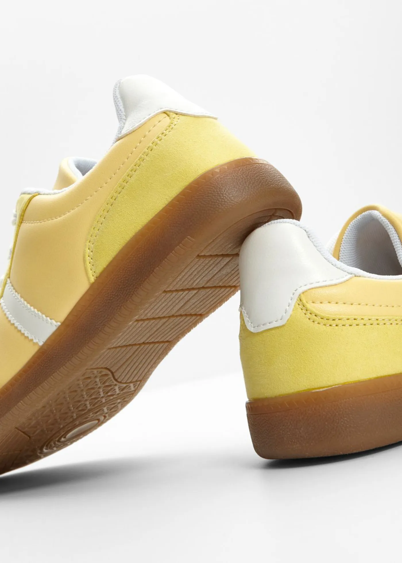 bonprix bonprix Tendencias·Zapatos Veganos|Novedades>Zapatillas deportivas de estilo retro Amarillo claro